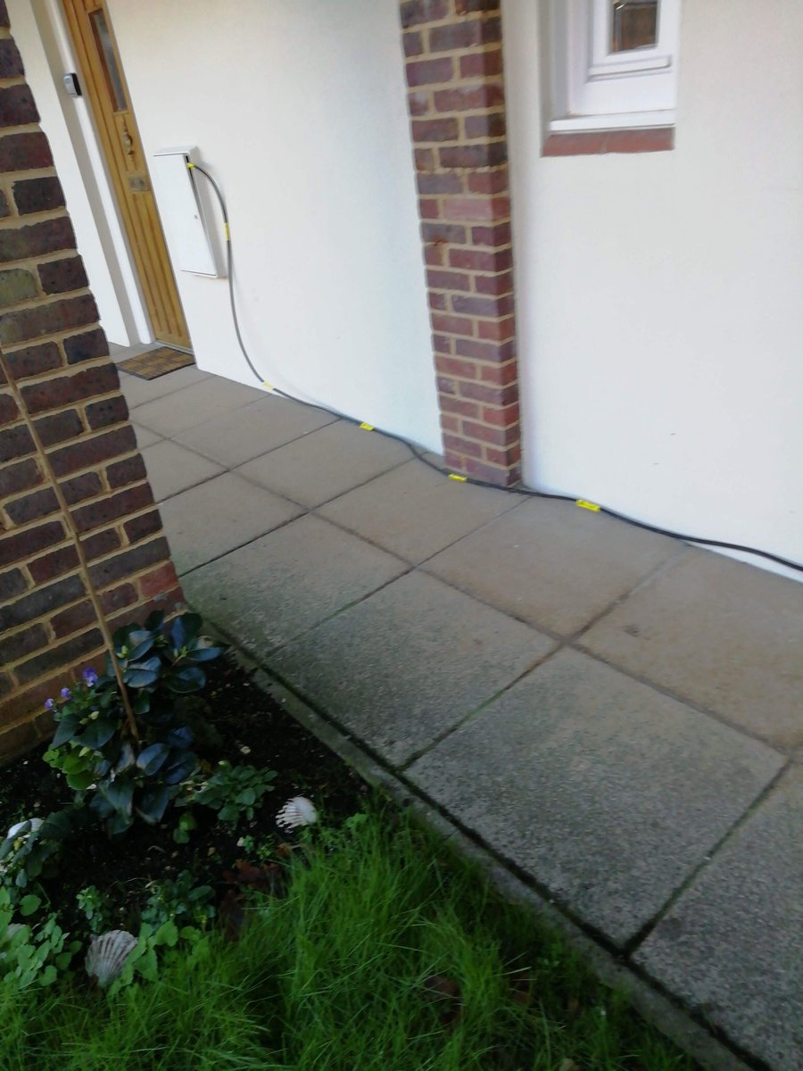 RealCyberMod's tweet photo. @SSE amazing 'repair job' on an elderly disabled, persons electricity supply!! 
#TripHazard https://t.co/bV3VgrU9Am