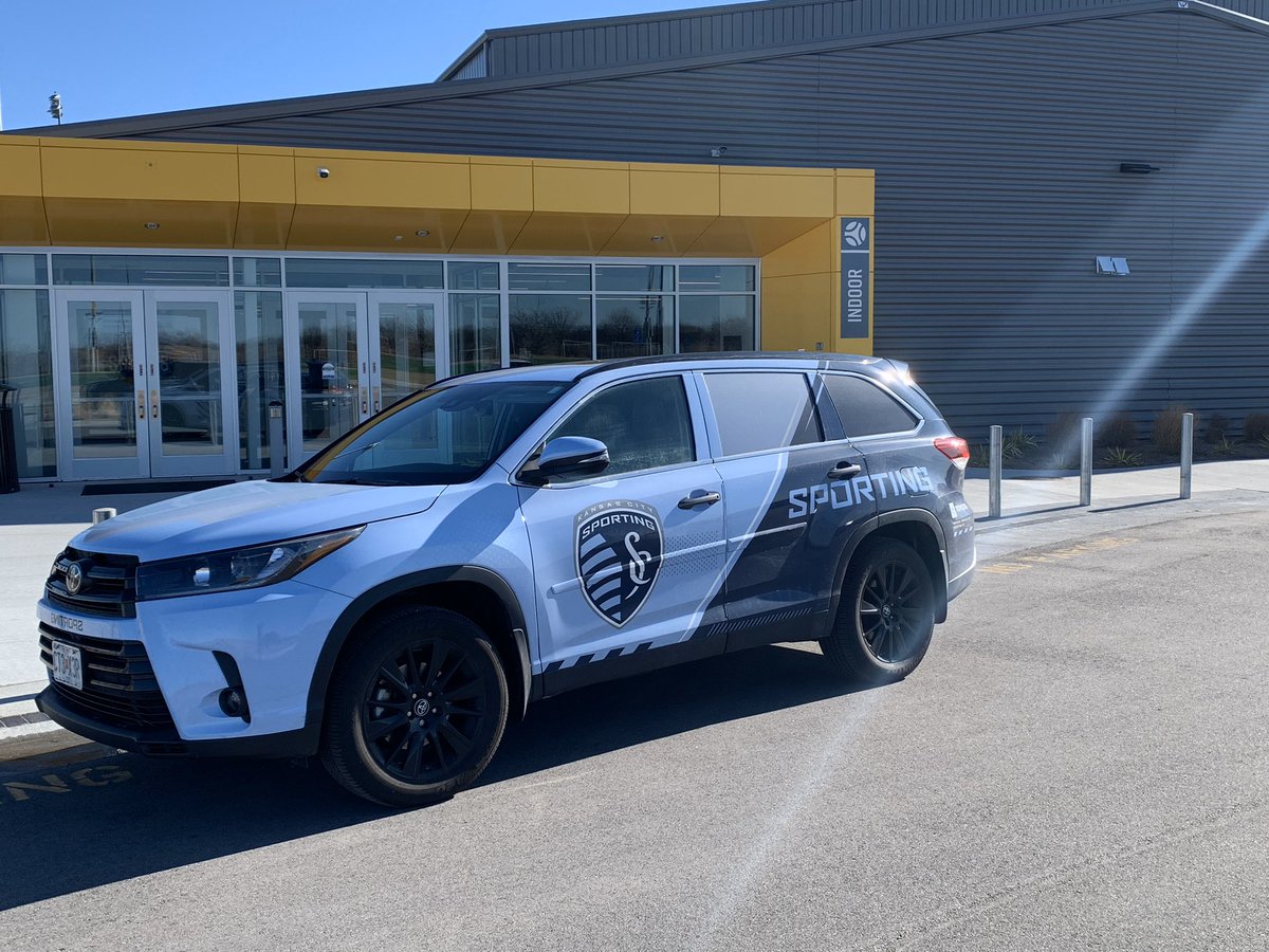 SCHEELSStryker's tweet photo. Look who’s at Stryker 👀 @SportingKC is in the building for a 1-day soccer camp for kids aged 5-14yrs! ⚽️ https://t.co/JrUrAVTUtr
