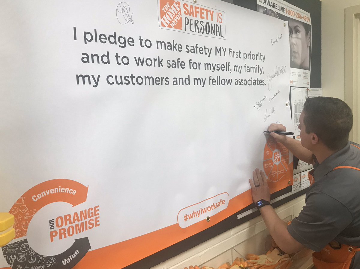 Team 4132 is taking the pledge!! #whyiworksafe @Kimmerbassler @Orangelife_99 @tmccarthy095 @thdallison @JimTeoli @MattStuffletHD