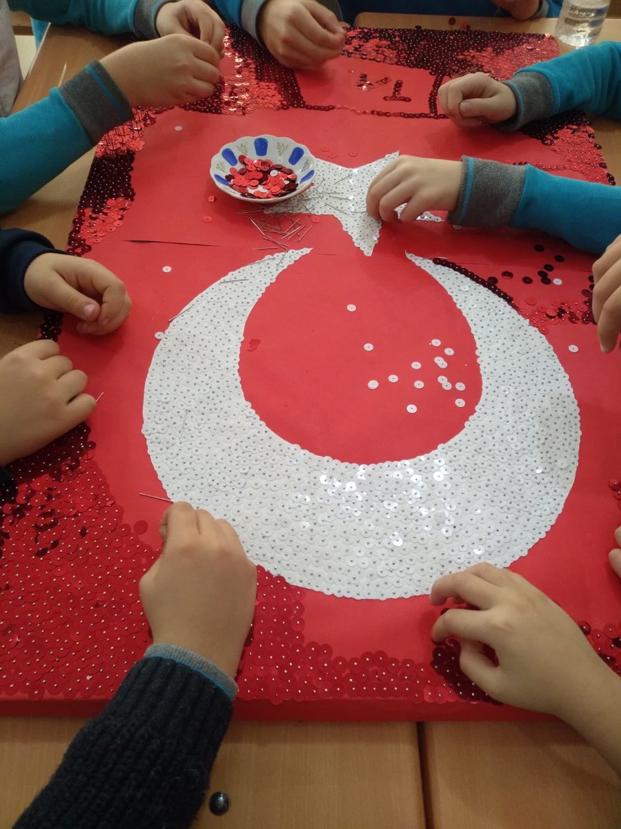 Vatan sevgisini ilmek ilmek işleriz, minik yüreklere.
#egitimsehriamasya
#2020amasyayaiyigelecek
<a href="/tcmeb/">Millî Eğitim Bakanlığı</a>
<a href="/ziyaselcuk/">Ziya Selçuk</a>
<a href="/safran1958/">Mustafa SAFRAN</a>                                 <a href="/DrOsmanVarol/">Dr Osman Varol</a>                         <a href="/ikostereli/">İlker KÖSTERELİOĞLU</a>