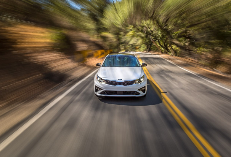 KiaWesleyChapel's tweet photo. The #Kia #Optima + the open road = pure bliss is a magical equation. https://t.co/170UvQAb2V