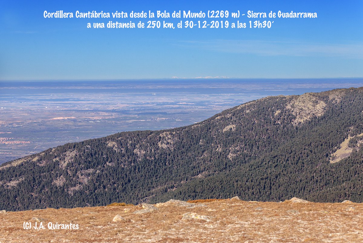 JoseAQuirantes's tweet photo. Así se veía hoy la cordillera Cantábrica desde el sistema Central, pero esta vez 400m por encima del puerto de Navacerrada, desde la Bola del Mundo (2269m). Como se puede apreciar, aun mejor. Contrasta con la mala visibilidad (neblina+contaminación) que había hacia la meseta sur https://t.co/CXuEMBLOMU