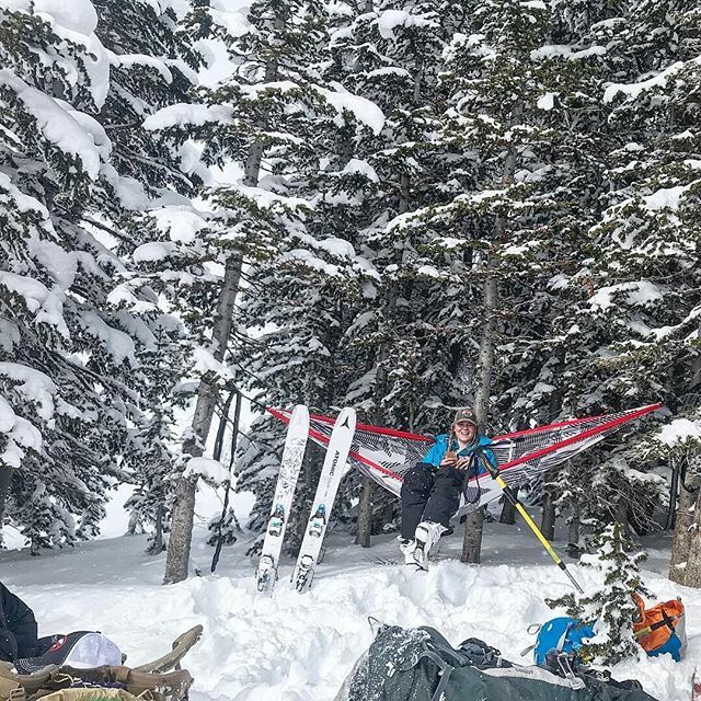 castawayhammock's tweet photo. ❄️Stay cozy, my friends 📷: @m8coop https://t.co/32NqAxrqqW https://t.co/fdtglFqjOx