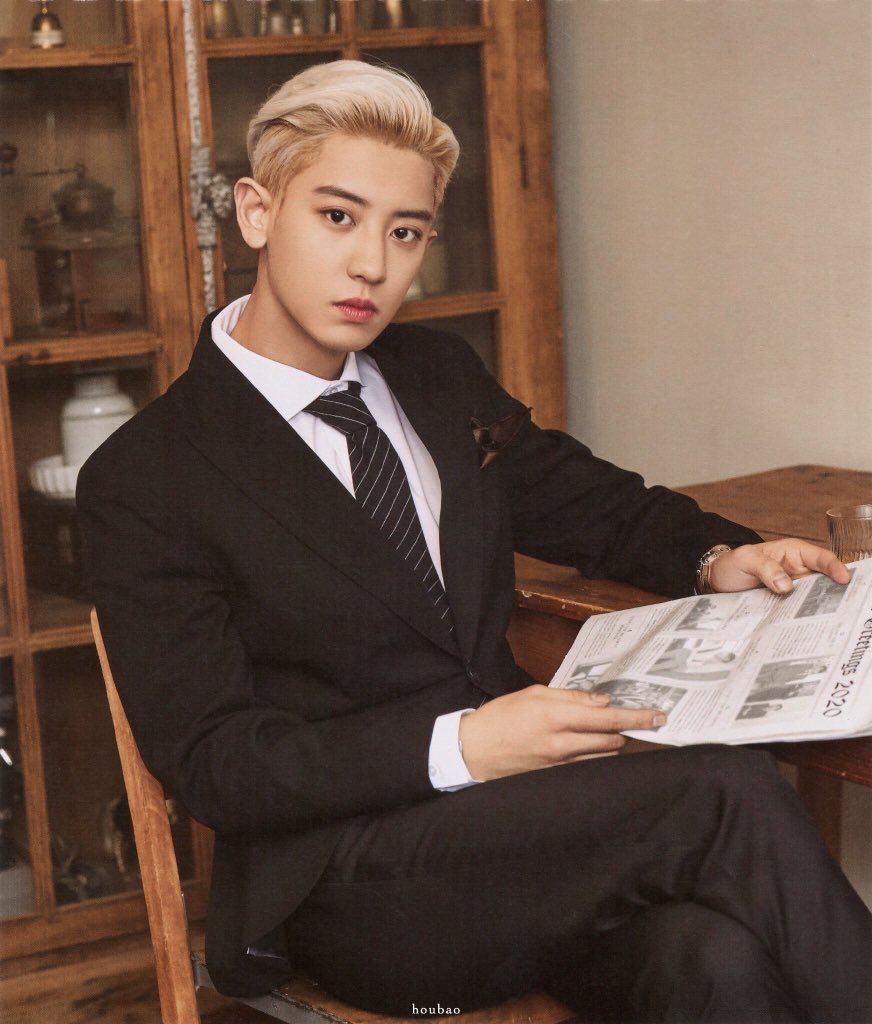 Nimsshi's tweet photo. Lust-B es el único que puede quitarle todo el estrés del trabajo a ChanYeol, por eso lo ve bailar cada semana, sin falta. 

El día que tiene tiempo de ir por su hija al kinder, ve a Lust-B con un delantal de animalitos y un montón de niños brincando a su alrededor. https://t.co/6HaUZh9ImW