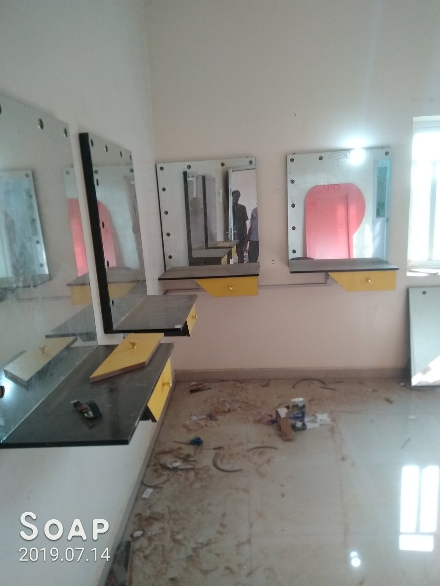 khalilyusufsai2's tweet photo. All men are created equal but only the electrician are the best
#Mrkgroup #FCT make up artist @hasnadms @prettyymariam @gdanmaliki1 https://t.co/otZ76aaAgH