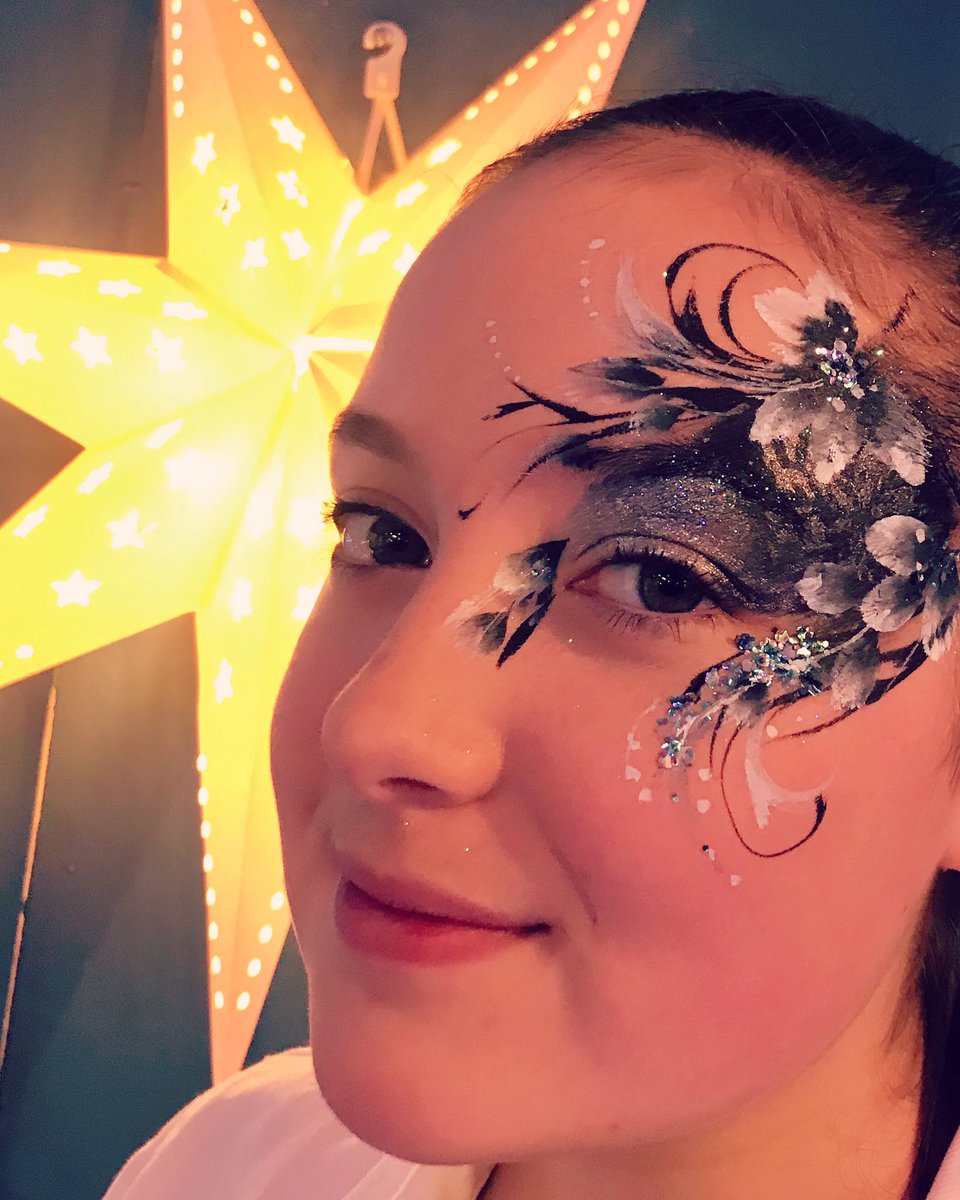 MrsFantoosh's tweet photo. Come get your winter flower face art on @TheBrunton tomorrow as part of their fabulous Hogmanay Family Celebrations @LothianLoop @goeastlothian #fantoosh https://t.co/rBsSJiFOrY