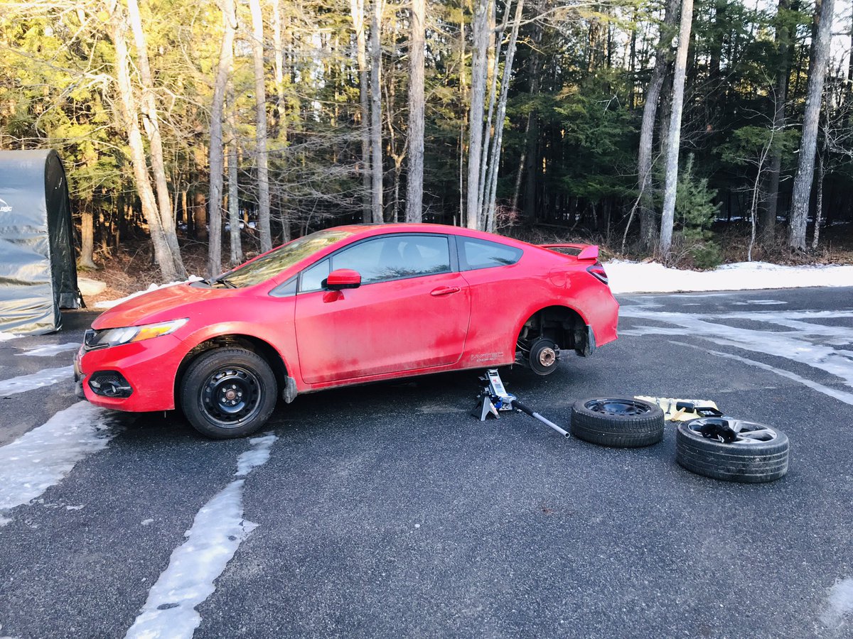 GETUP_AND_GO1's tweet photo. Better late than never #honda #hondacivic #hondacivicsi #snowtires #winterwonderland #winterishere https://t.co/JwppXDItFm