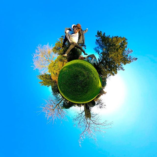 tibfox's tweet photo. Just a few hours left in this decade! So now get out aaaand jump, jump, jump high &amp; be happy y'all! 🤪

#360camera #360cam #360 #tinyplanet #smallplanet #littleplanet #jump #jumping #joy #happyness #2020 #gopro #gopromax #gopro360 #max #max360 #garden #bluesky #greengrass https://t.co/XtjmrpKntD