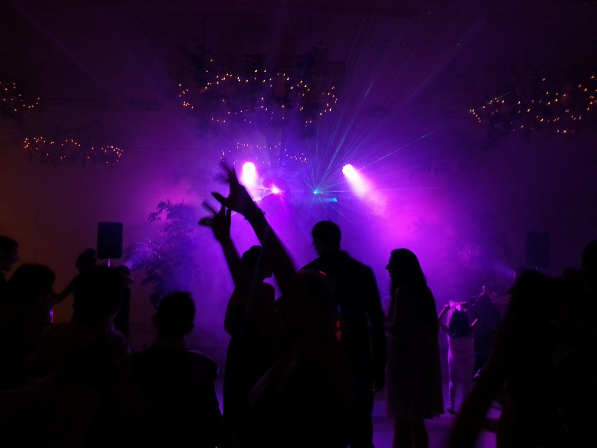 Rocktailgroup's tweet photo. Com acomiadareu aquest 2⃣0⃣1⃣9⃣? Nosaltres com millor ho sabem fer ... Amb molta 🥳 festa!
👉 Ens trobareu a @Castello_Emp , @Llancaturisme i @AjuntamBorrassa , us apunteu?
🥂 Que tingueu tots una molt bona entra d'any 2020!
#music #sound #capdany2019 #findeaño2019 #AñoNuevo2020 https://t.co/QMLlKEcA8v