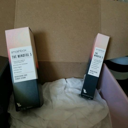 1999Belle's tweet photo. I love this Voxbox! Can't wait to show everyone
I received this product free from @Influenster for testing purposes  #complimentary #TheMindful5 @Influenster @smashboxcosmetics https://t.co/R0Ynvu8AGM