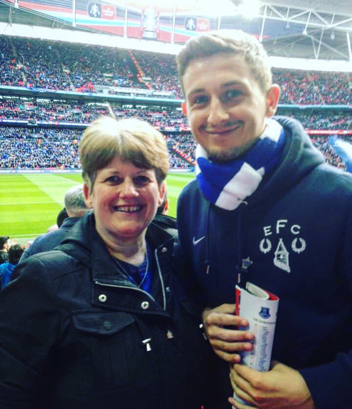 Haywaphi17's tweet photo. Everton have played 485 competitive games this decade, I attended 442 of them! 

Best game: Utd Away 
Worst Game: Liverpool Semi final 

Highlight: Attending 90% of the 442 games with my mum my best mate. Here’s to another decade of supporting the mighty blues H&amp;A #everton 🔵⚪️ https://t.co/iQ4h48pXf1
