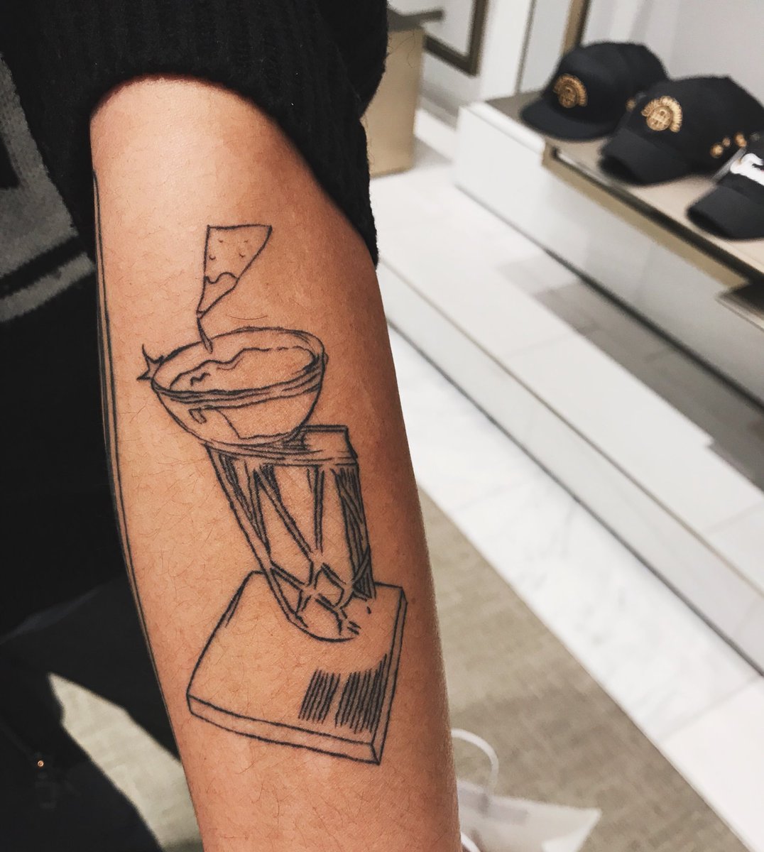 LOYALtoaTEE's tweet photo. One of our favourite things is running into die-hard loyal fans at our popups. Hereβs someone who tattooed chip with a dip combined with the Larry OB. π #LOYALtoTORONTO https://t.co/oS6HSnoxom