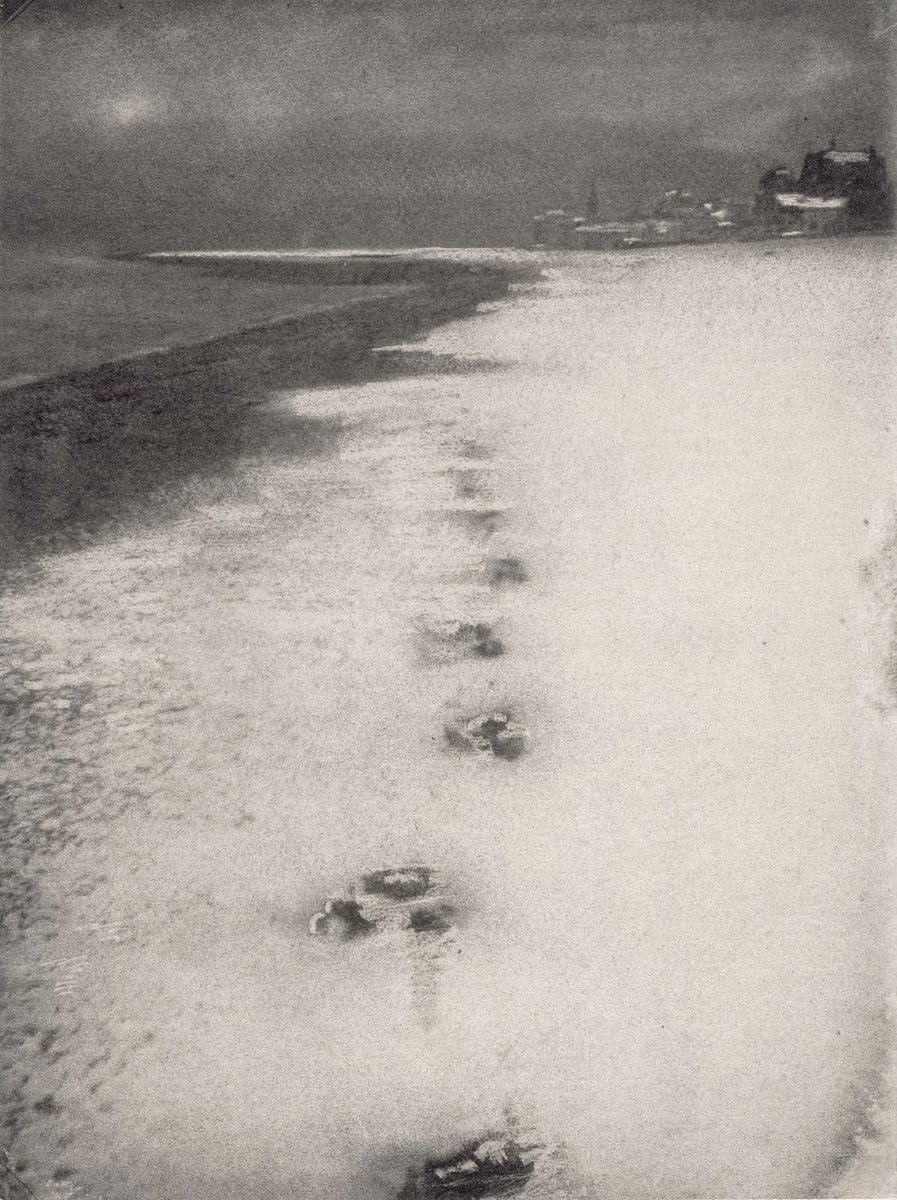 Photo_Secession's tweet photo. Robert Demachy, “Neige”, c.1903-06 — @MuseeOrsay
•
#robertdemachy #demachy #photohistory #pictorialism #pictorial #pictorialphotography #artisticphotography #photosecession #alfredstieglitz #camerawork #cameraworkmagazine #pigmentprint #gumprint #gumprinting #masterphotographer https://t.co/jD77qs9rYA