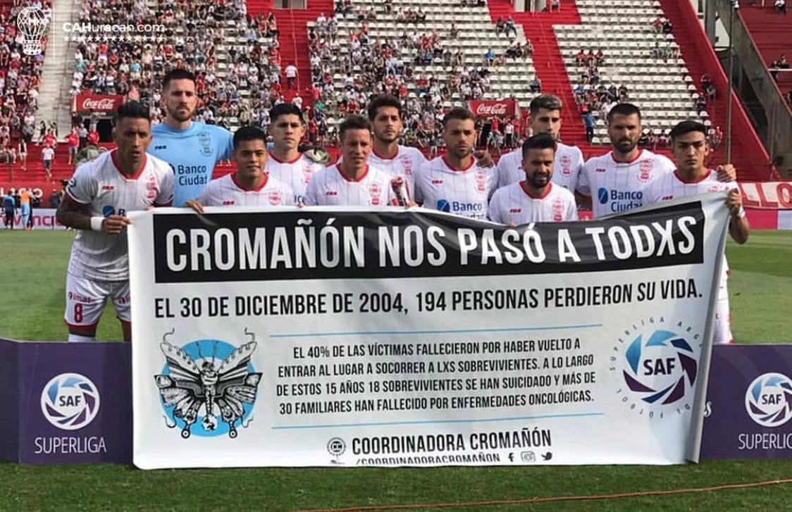 AdriCalello's tweet photo. No olvidamos a esos pibes y pibas.

#Cromanon15Años https://t.co/z6i4bqotZH