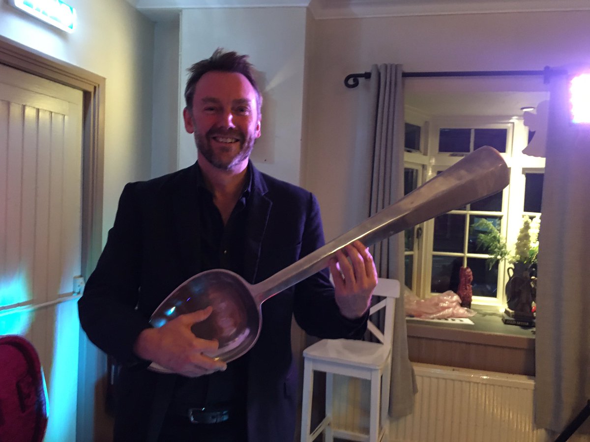 fsjazz's tweet photo. Playing the spoons.
#Itsonlyapaperspoon? #Howhighthespoon? #polkadotsandspoonbeams? #spoondance #rockingaroundtheChristmascutlertree #toomanynow
@Hughturner1Hugh https://t.co/9QKzqVdASX