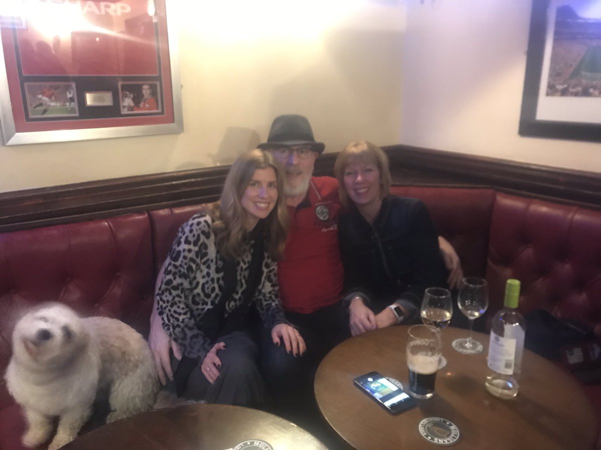 srgilchrist1's tweet photo. What a delightful afternoon with these lovelies ..... and not a word about Brexit !!! #mulligans #Manchester @MorganLeahy @WorkSmartHub https://t.co/M9fffYWsd2