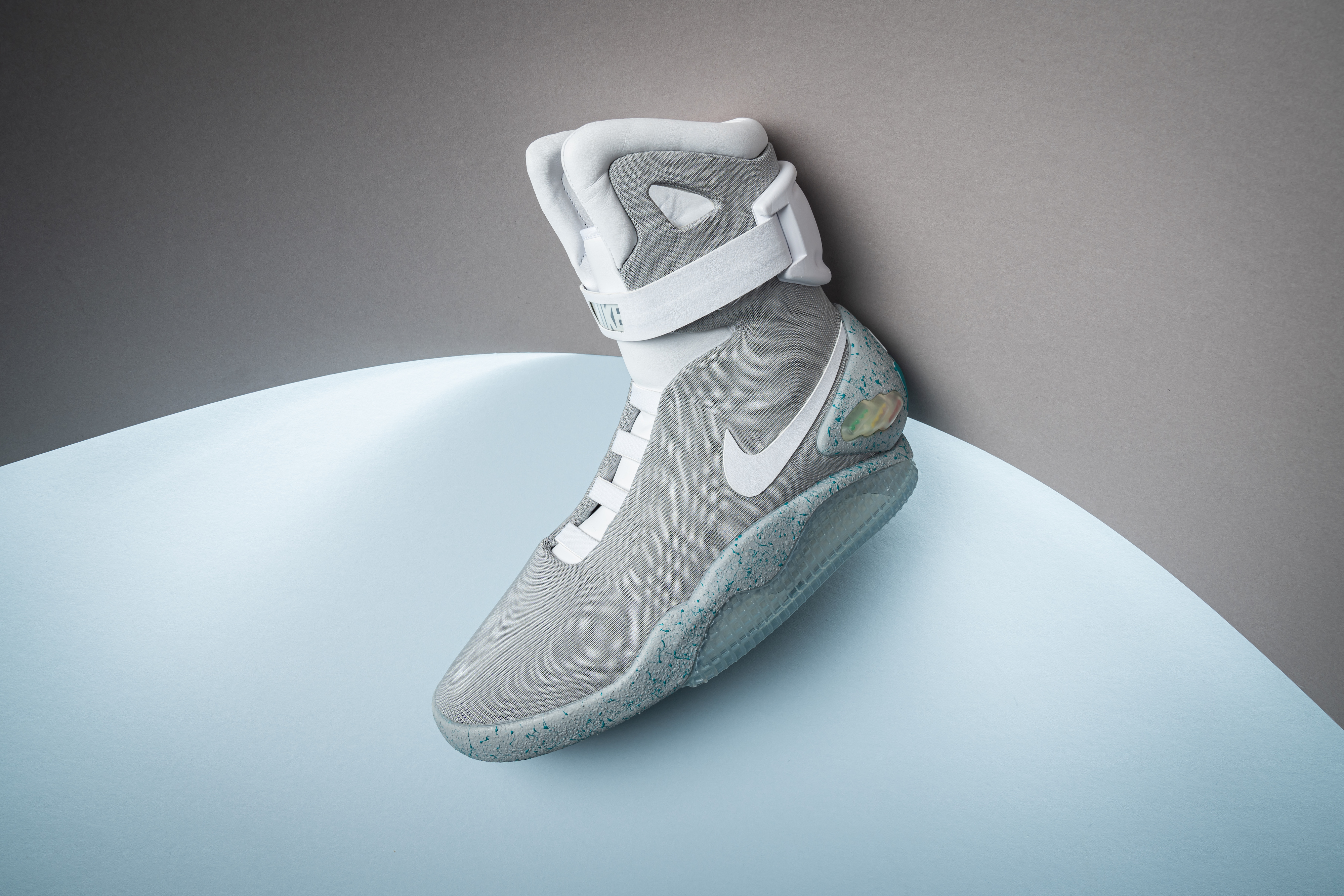 calina Que Fielmente Stadium Goods on Twitter: "Nike Mag “Back to the Future” The eBay release  of the once-mythic Nike Mag from “Back to the Future Part 2” garnered  wide-sweeping coverage, which effectively told the