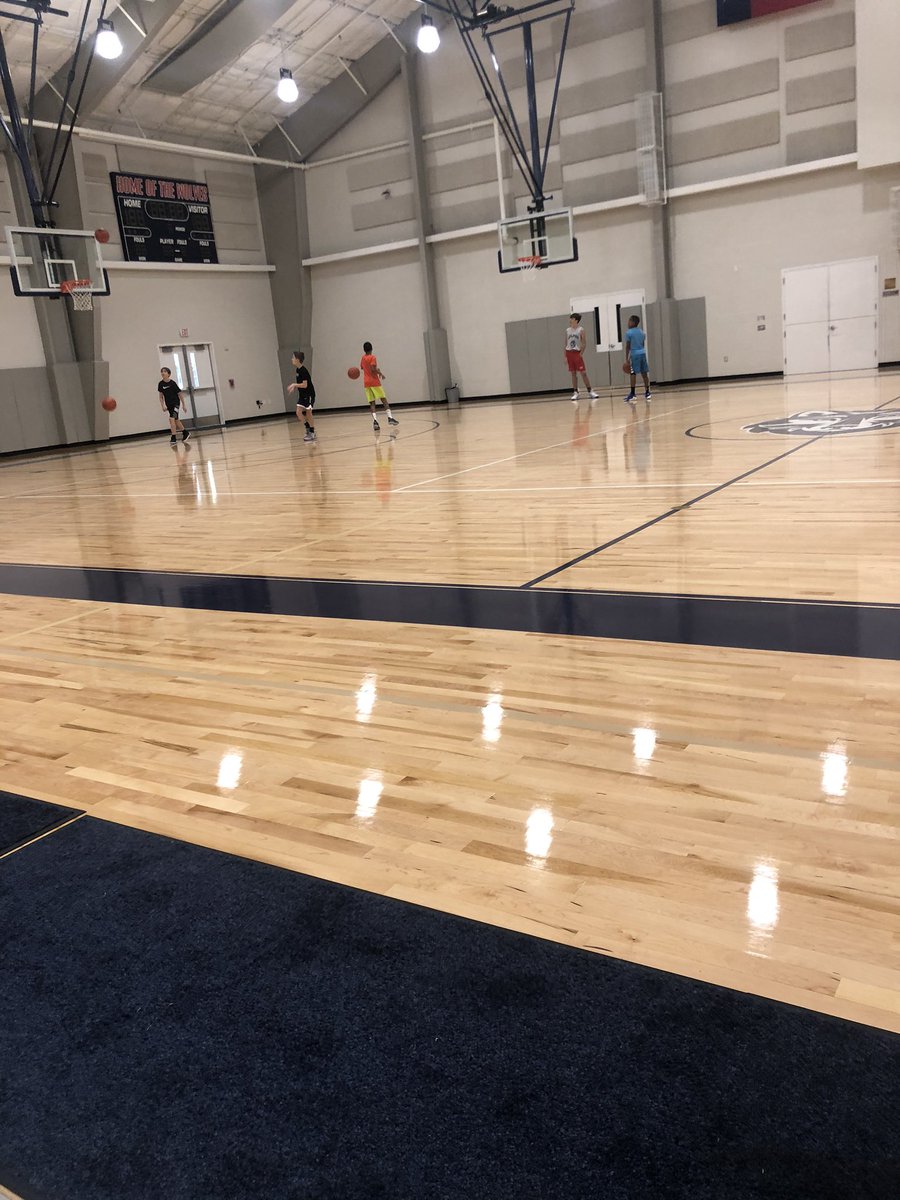 StarTraining3's tweet photo. Getting the day started with the young guys. #Startraining https://t.co/BMMZlzTe3R