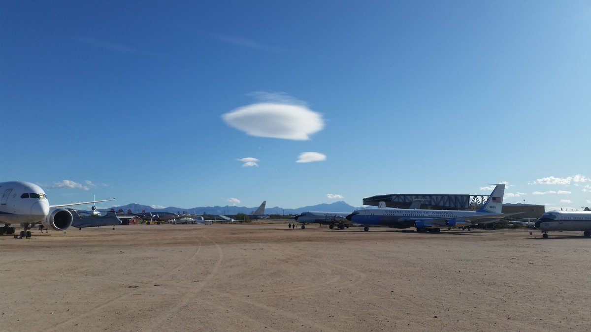 DReadHarris's tweet photo. @kcraFinan, I saw this cloud over the Pima Air Museum in Tucson a couple of days ago.  Mom and I guessed it was lenticular.   What do you think? https://t.co/pVSrWPH2sW