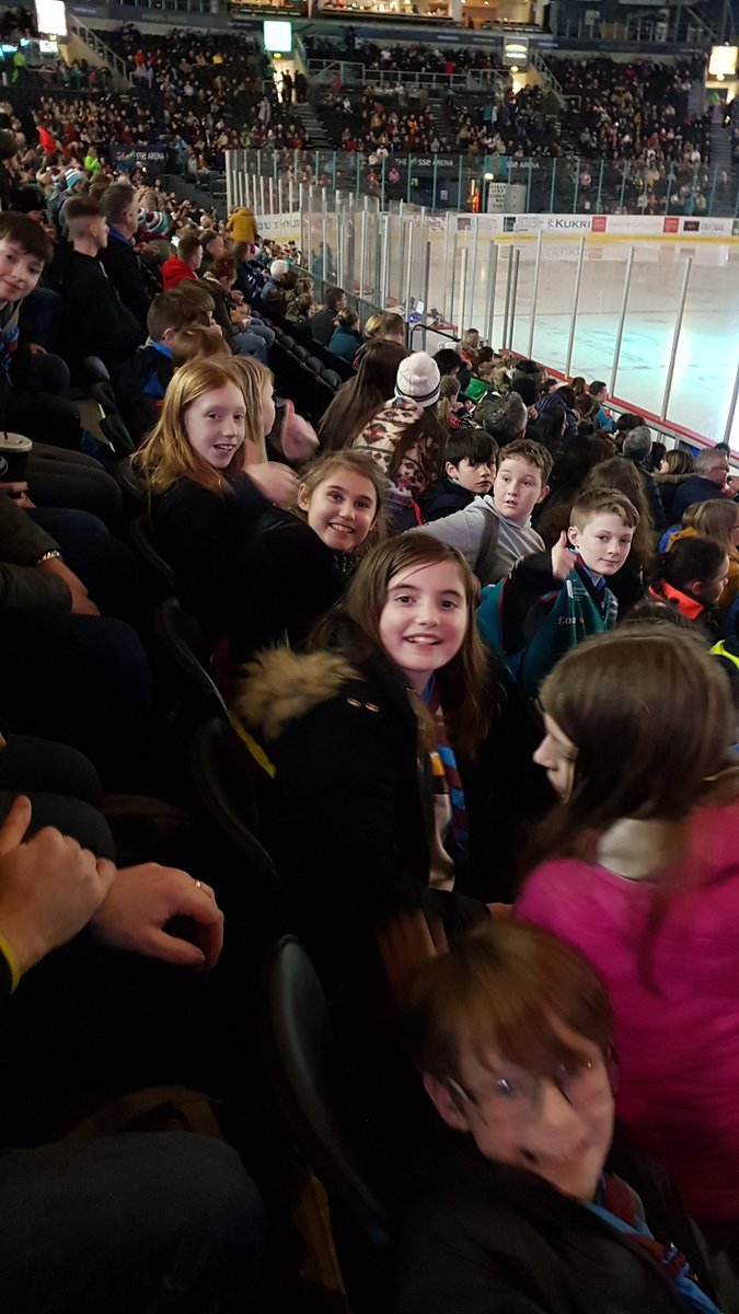 eventavni's tweet photo. @BelfastGiants Big Hi for the Castlerock Scouts back in again!!
#LetsGoGiants https://t.co/dOYKcjomTb