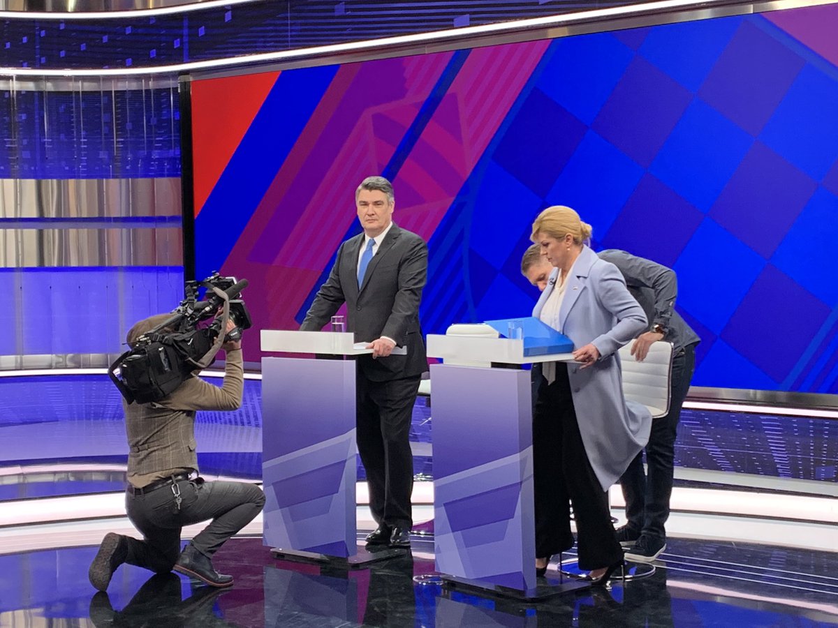NikolaJeli2's tweet photo. Predsjednik ili predsjednica? Predsjednik! #debsta @RTLTelevizija još malo! https://t.co/VcTL8dO9Zb