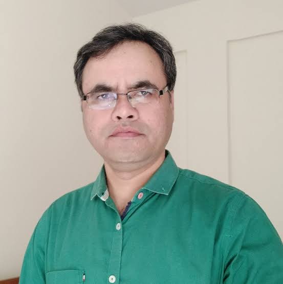 mdmeena_'s tweet photo. देव प्रकाश सर हमेशा हर तरह से समाज की सेवा में तत्पर रहते है।
एक सरकारी कर्मचारी होते हुए भी इस तरह एक्टिव रहना अविश्वसनीय है।
उनको blue tick मिलना चाहिए।
आज उनको ब्लू टिक दिलाने के लिए ट्रेंड चलाया जाए।
#bluetickfordev
@imdevprakash
@TribalArmy
@ihansraj
@premiumbusiness https://t.co/1iUKzIfSxl