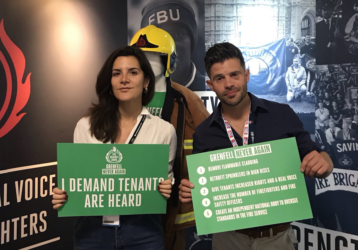 JoanaRamiroUK's tweet photo. Favourite 2019 Work &amp; Politics Moments
Recording #RedHacks pilot w/ @paulmasonnews
Recording #RedHacksLive w/ @OwenJones84 @mcintosh_kim @simonchilds13
Supporting @fbunational &amp; @RiccardoLaT0rre 
Being on #labourdoorstep w/ @NavidSom @LaurenceMRose @BennnyH @paddybettington et al https://t.co/uJdamA2AzW