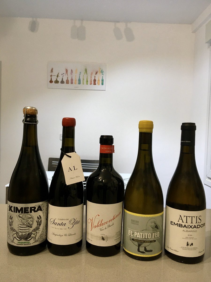 emoreo_miguel's tweet photo. Los wines de NOCHEBUENA  by @moyaluis7 #gonzalocelayeta ,@Asegi_Leunda ,@grblanco , @VinoElPatitoFeo y @ATTISbyv y el plato principal “Merluza al horno con boletus edulis “ . COJONUDO oiga 😜🍷👍👏👏👏👏 https://t.co/jXuvdTOsbb