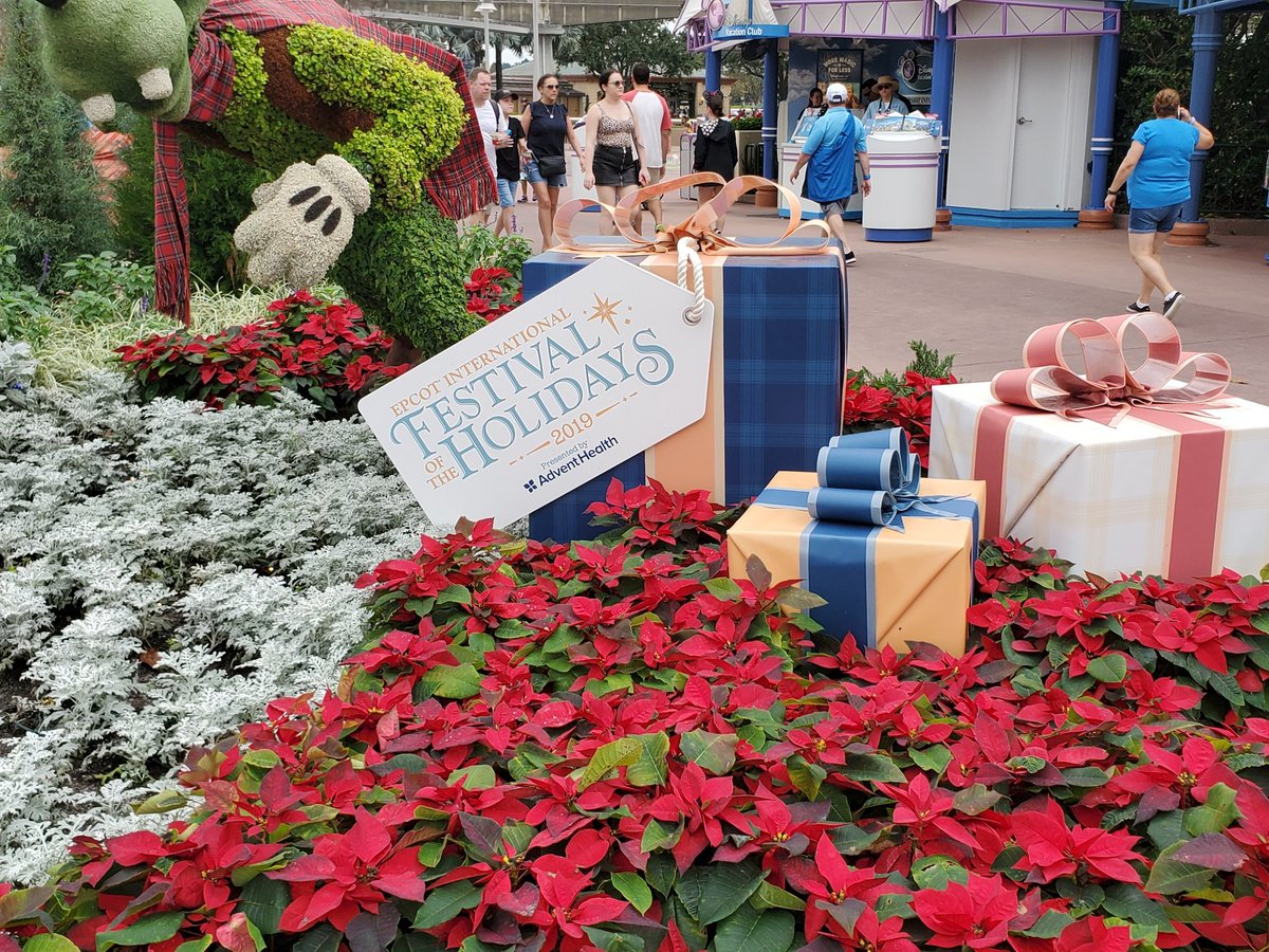 AshleyLCarter1's tweet photo. It's the last day of the Festival of the Holidays at Epcot. I'm going to eat all the food. #nothosted https://t.co/gkKIpbU58G