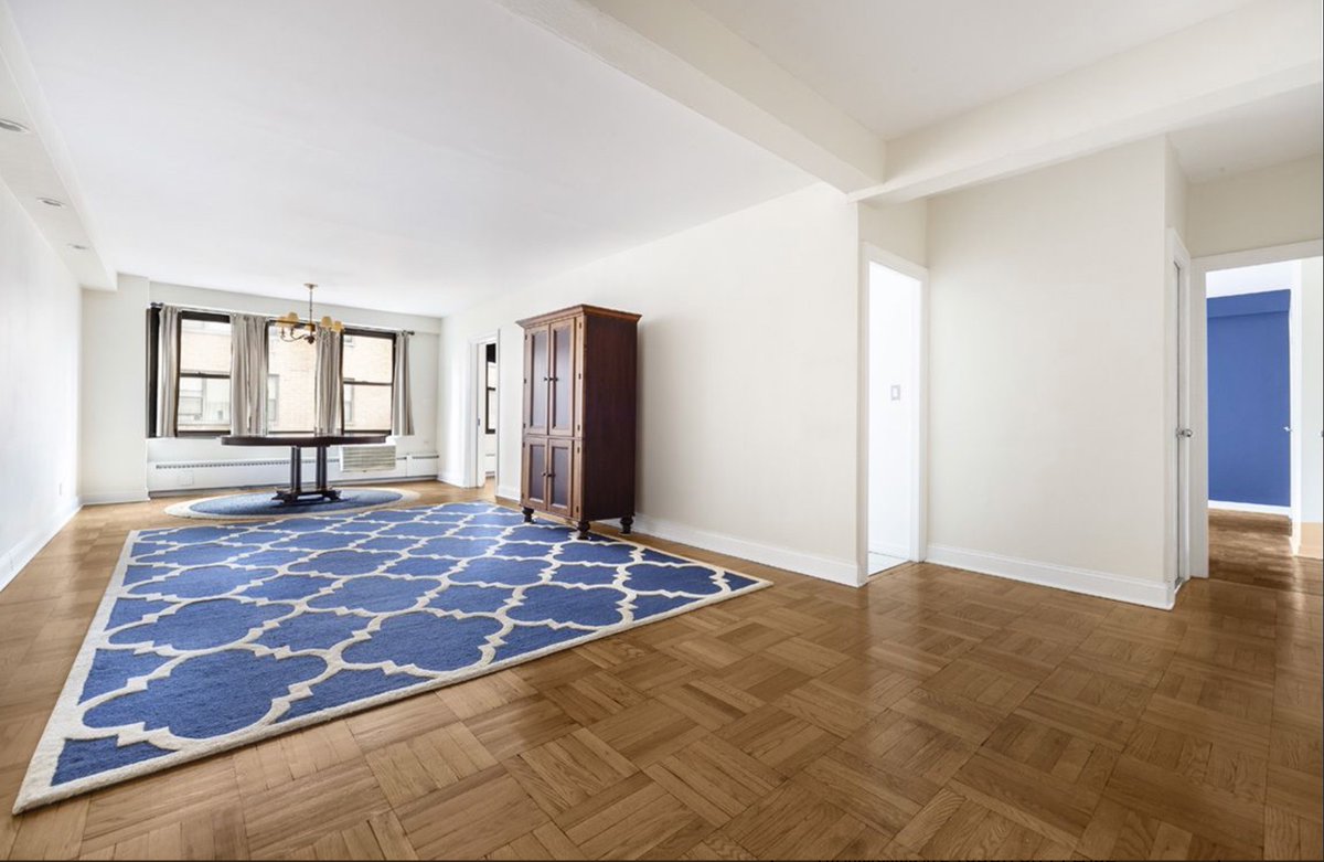 This extra large one bedroom apartment has a gracious entryway, a large windowed kitchen, and a separate alcove large enough for a nursery, guest room or office! Schedule with Ellen Halperin (212-370-1480) #GroganHomes
