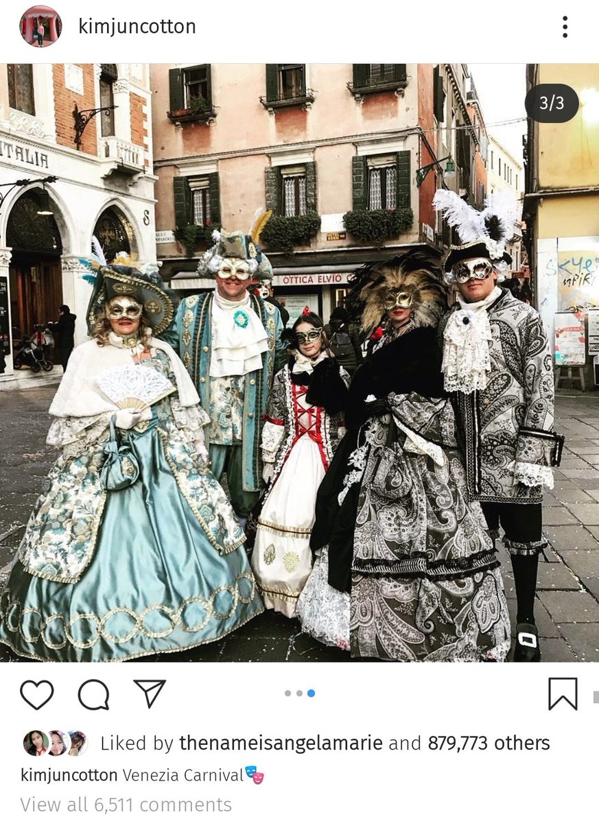 EXHIBIT B: VENEZIA CARNIVALUhuh- gurl, there's more!! both of them went to venezia carnival-