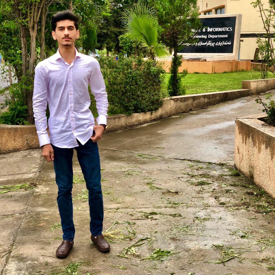 DarvanShvan's tweet photo. Do everything via technology ❤️👨🏻💻❤️
#Thechnology https://t.co/dQpIj59ZWa