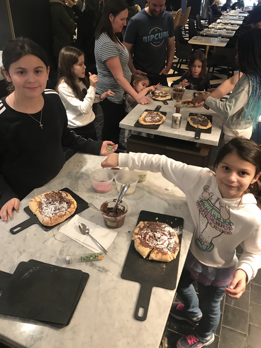 jenmunozAPN's tweet photo. Thank you Fairmont for the Sweet Pizza Workshop for the kids this afternoon! They loved it! ⁦@FairmontQueenE⁩ https://t.co/bnLiJSb1vV