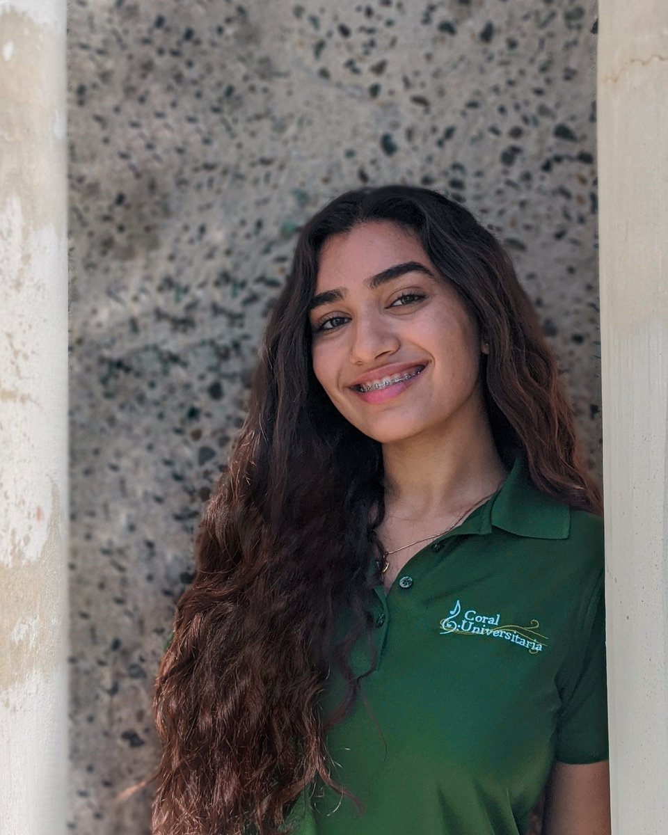 CORALColegio's tweet photo. Alejandra Lugo, #Soprano2, que cursa su tercer año en Ingeniería Química. Ama profundamente la música. Ha sido tanto una disciplina como una terapia, clave en su desarrollo. Disfruta muchísimo el arte coral y desde sus 7 años nunca ha estado fuera de uno. https://t.co/42NVgJN6aP