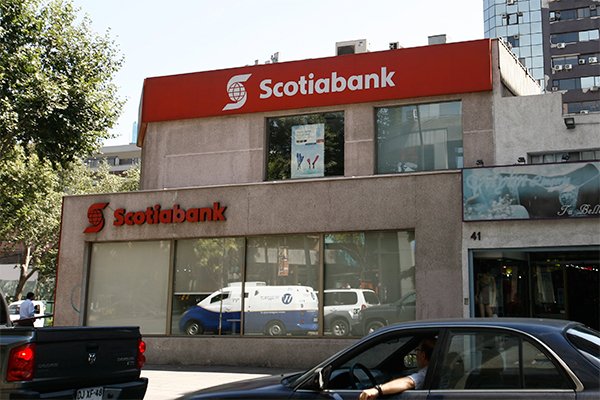 DFinanciero's tweet photo. #DFFull Scotiabank asegura que créditos hipotecarios se ajustan a la normativa tras acusaciones de paquetización https://t.co/i7sJ6x9cJw https://t.co/Tg7gRmiyfW