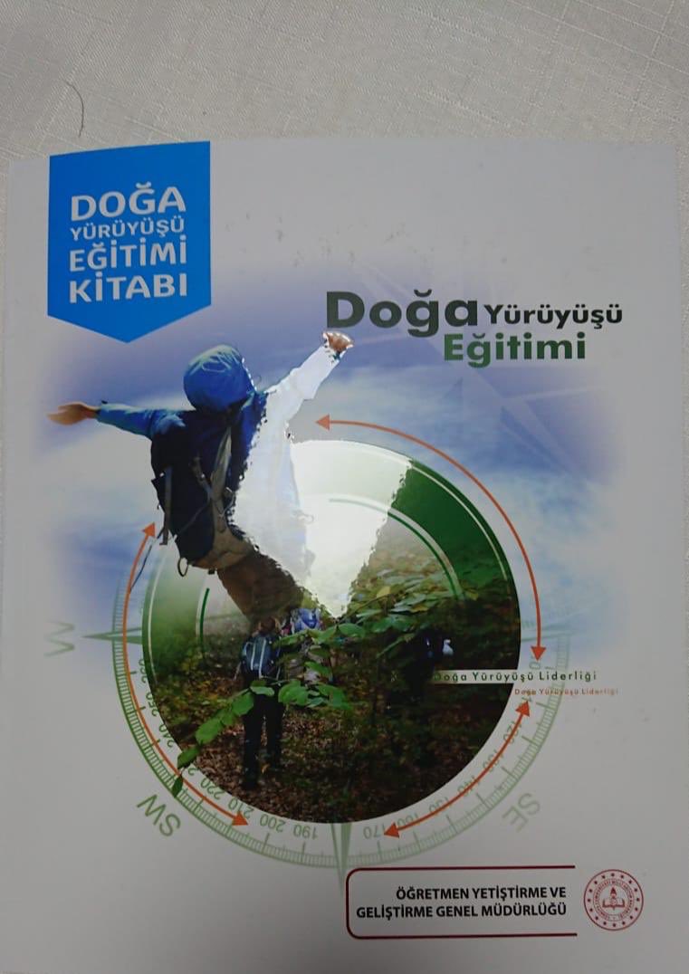 alpaslan_koc's tweet photo. Milli Eğitim Bakanlığı için yazdığımız çok yazarlı Doğa Yürüyüşü Eğitimi Kitabı yayımlandı ben de bu sayede ikinci kitabımın mutluluğunu ve gururunu yaşıyorum...
#nitelikli
#anda
#andabizimle
#rotanda https://t.co/9iMu7BOZxL
