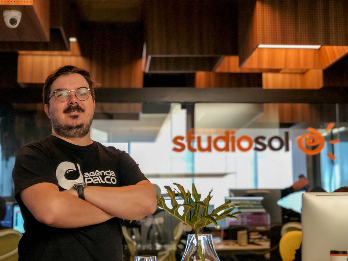 studiosol's tweet photo. Este é o Marcio Brant, Head &amp; Co-Founder da Agência Palco, uma empresa que surgiu a partir de uma parceria entre nós da Studio Sol e a eMotion Studios, comprometida com o resultado de artistas independentes. Conheça um pouco mais aqui: https://t.co/Lq6pC3vvne https://t.co/MXm4W91ZVp