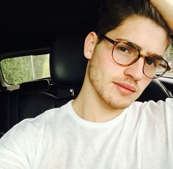 ASparklyNerd's tweet image. Te seduzco, @RuthlessSIayer.