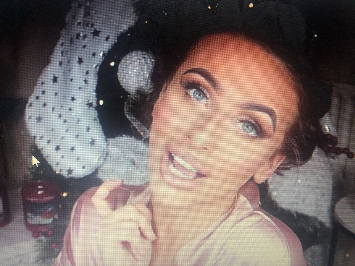 laureneaton_'s tweet photo. Look How insane she is 😭😭😍 I have never seen anyone so beautiful😍 absolutely stunning❤️ women crush daily😍🥰❤️@Imogenation_ https://t.co/kt6Jhyacbb