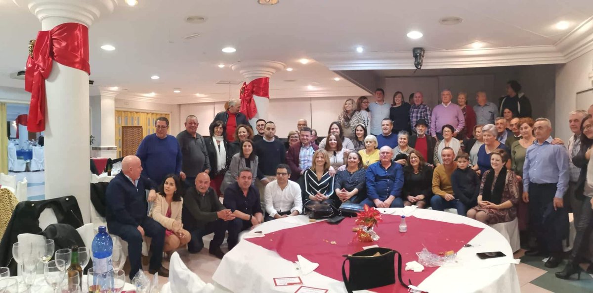 PSOEHOVERA's tweet photo. El pasado viernes día 27 de Diciembre tuvo lugar la tradicional cena navideña, donde un nutrido grupo de simpatizantes y militantes de la agrupación socialista de Huércal-Overa nos dimos cita para disfrutar de forma lúdica de estas fechas tan entrañables, somos una gran familia https://t.co/CpfYXfFxPO