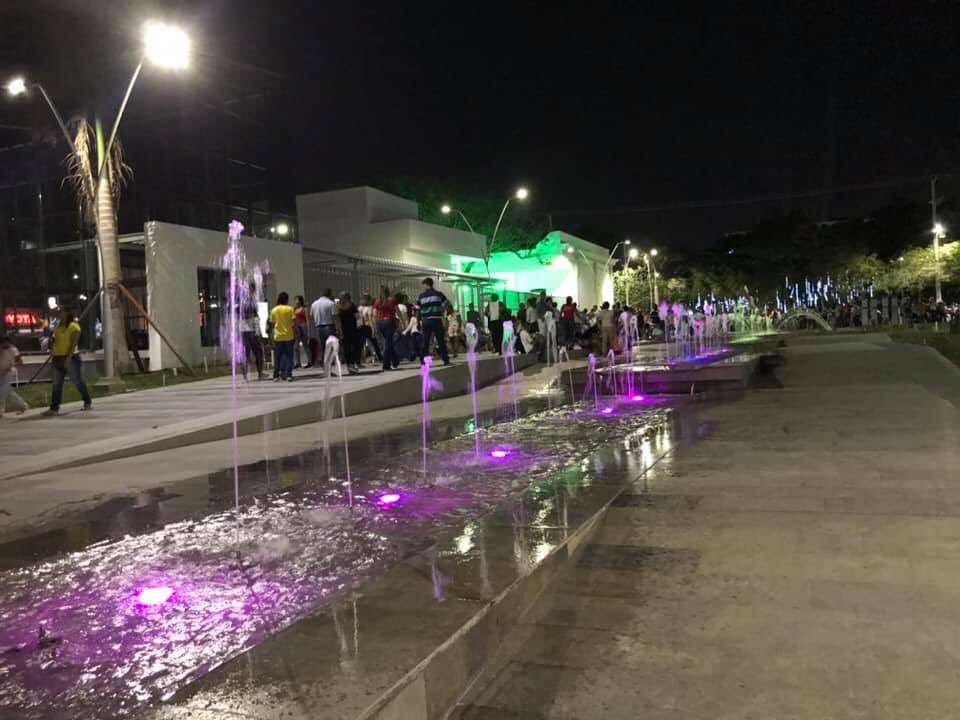 pechysantos's tweet photo. La ampliación de @laplazadelapaz cuenta con 31.500 m² este espacio propicio para el encuentro familiar y la sana convivencia. Barranquilla se suma a la ola de obras de alto impacto de nuestro #AtlánticoLíder. https://t.co/doGZSfHgdM