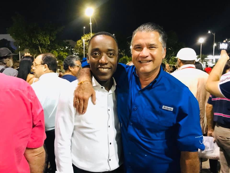 pechysantos's tweet photo. Hoy acompañamos al @gobatlantico @veranodelarosa en la inauguración de la 2da etapa de la Plaza de la Paz @laplazadelapaz donde los Barranquilleros y Atlanticenses podrán disfrutar de espacios para compartir en familia https://t.co/Teu55LGISM