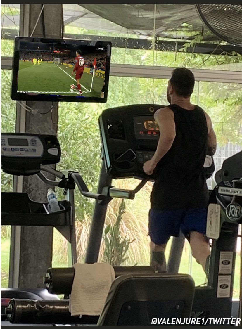 RIGO_NY's tweet photo. #Messi en el #Gym repasando lo mejor del 2019 https://t.co/6c6TBsJTJ8