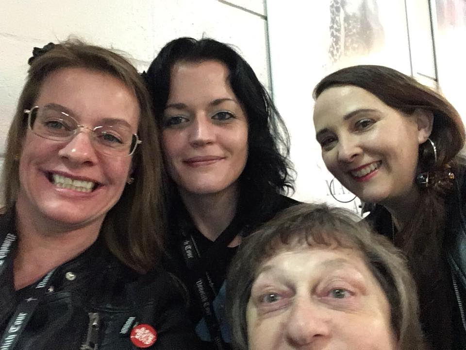 f33c64ad0a3c435's tweet photo. @JaredLeto @30SECONDSTOMARS Highlights of last 5 years = Life on #Mars #MarsInManchester 2018 #MonolithTour @adventure Meeting friends before #concert @MISSLUCYLOU @JaniceKandC #aMARSing @MARSStore #AdventureVIP #MarsMerch #ECHELON #Marsarmy #echelonfamily #echielove #echiespirit https://t.co/BtLvYdeAk8