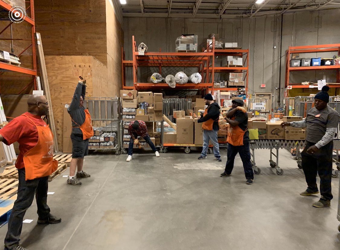 SusanCortese's tweet photo. #NYM30daystretchandflexchallenge going strong with our night crew @HuntingtonHD You just can’t help but smile! Enjoy your Bagels &amp; thank you for working safely! #60DaysSafe @McMullenCJ @DawnOsorio @MarcSegovia4 @Selma_Ozkal @SasekMike @Vinnie_Merlo @mistrettasam82 @JahnJoyce https://t.co/evoJZSwS3T
