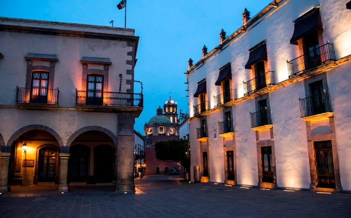 Tráfico que no se veía antes y sabores y lugares que nunca cambiarán. Laura Márquez, Milen Cano y Ángel Ruiz nos confirman el alto nivel de consciencia política que existe en la sociedad queretana.

Spotify: spoti.fi/2tXPNgg

Patreon: bit.ly/357VuoV