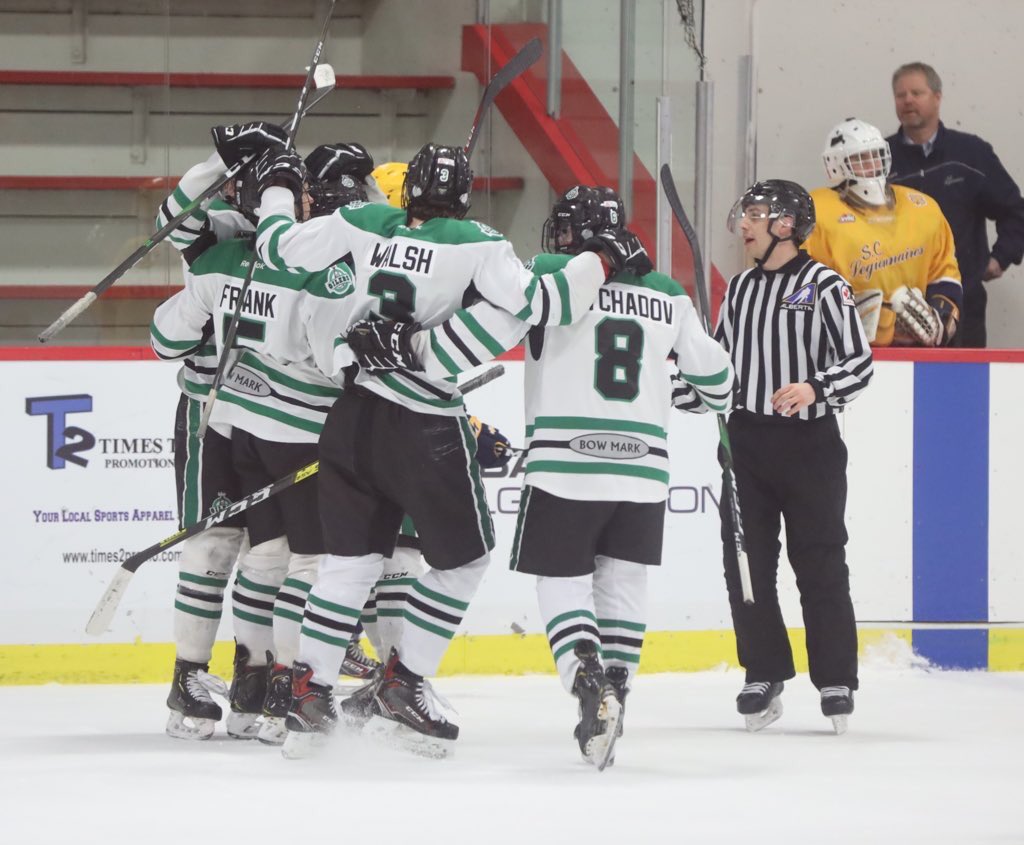 RemyGreer's tweet photo. Ivan Chtchadov adds empty netter and @BowMarkOilers defeat @sclegion3 3-1. Sam Simard with the other two goals. #Okotoks finishes with 2-1-1 record in pool play at @MacsTournament https://t.co/5bbJdyH24i