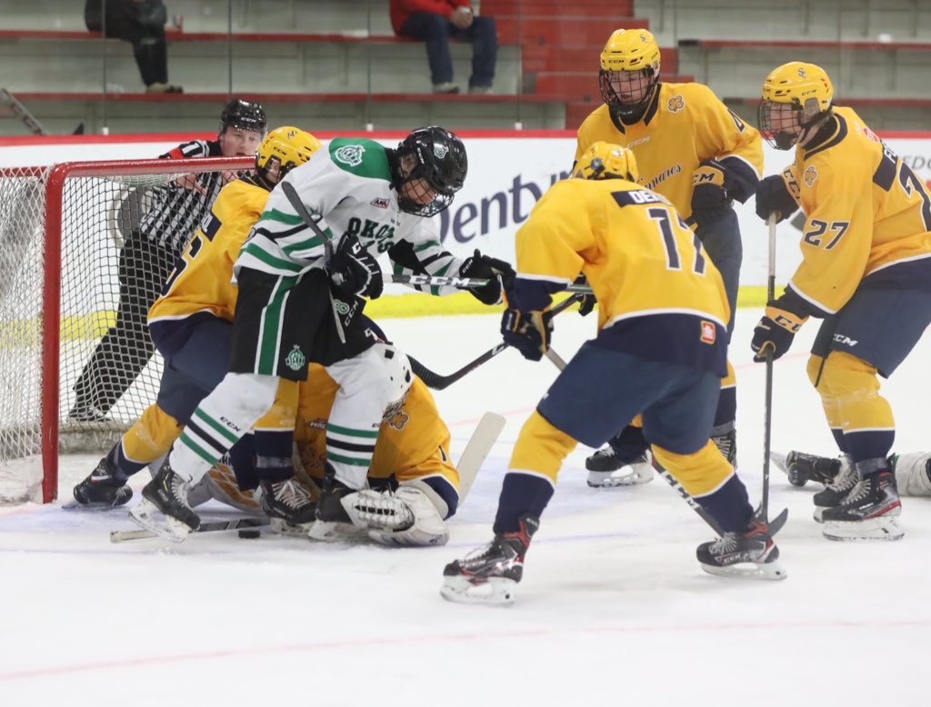 RemyGreer's tweet photo. Ivan Chtchadov adds empty netter and @BowMarkOilers defeat @sclegion3 3-1. Sam Simard with the other two goals. #Okotoks finishes with 2-1-1 record in pool play at @MacsTournament https://t.co/5bbJdyH24i