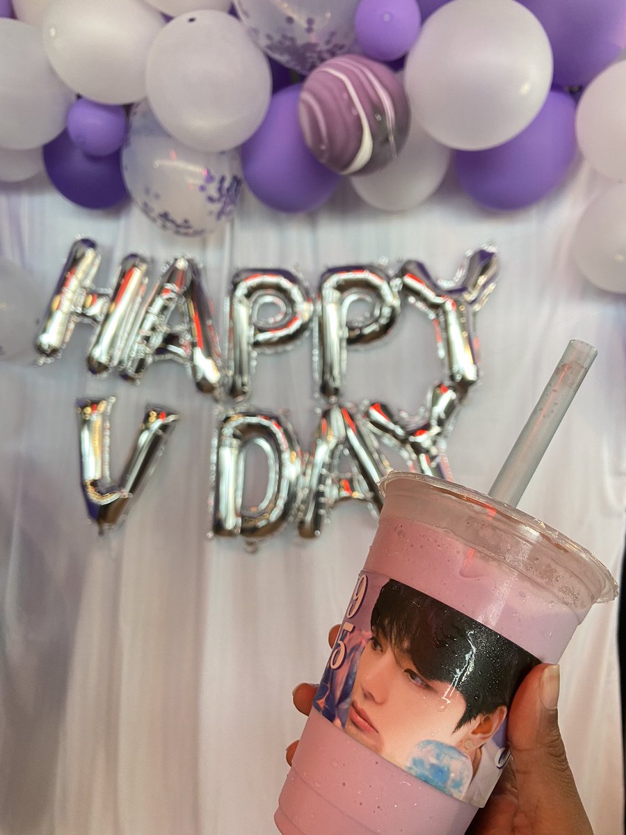 SPRlNGKAY's tweet photo. aye itโs tae day baby ๐ #vantaebnORL https://t.co/7zEiSI5LO8