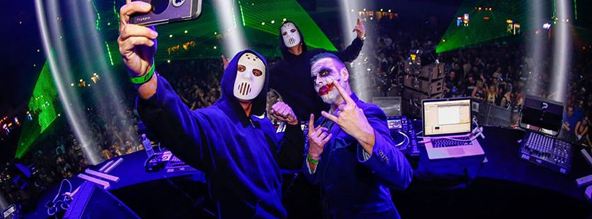 𝐓𝐇𝐈𝐒 𝐈𝐒 𝐓𝐇𝐄 𝐌𝐀𝐒𝐓𝐄𝐑𝐒 𝐎𝐅 𝐇𝐀𝐑𝐃𝐂𝐎𝐑𝐄 𝐓𝐎𝐏 𝟏𝟎𝟎 𝟐𝟎𝟏𝟗 💀

Congrats <a href="/thaplayah/">Tha Playah</a> &amp; <a href="/dj_angerfist/">ANGERFIST</a> on 'Heartless' being voted #1! 🔥

➡ READ: hardcorenews.nl/en/this-is-the…

#MOHTOP100